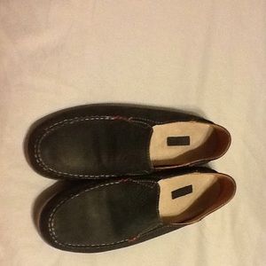 OLUKAI BLACK NOHEA NUBUCK SZ 9.5